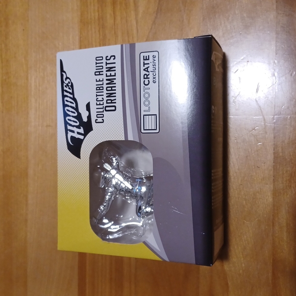 The Arrow Hoodies auto ornament - Picture 3 of 3